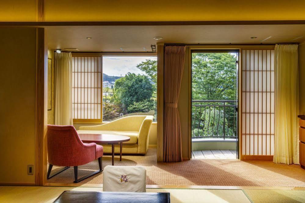 Hotel Fujisan Onsen Bessho Sasa Fujiyoshida Esterno foto